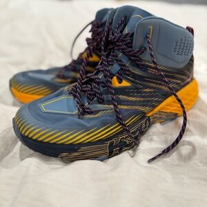 HOKA Speedgoat Mid GORE-TEX 2